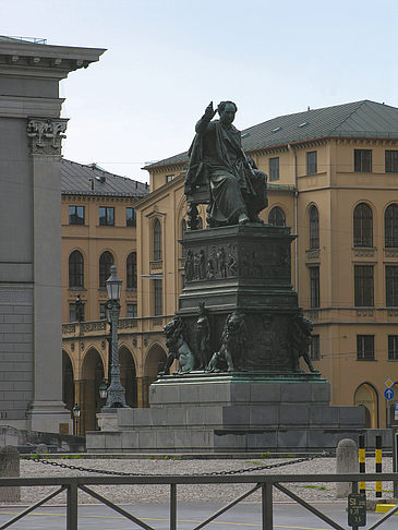 Fotos Max Joseph Platz | München