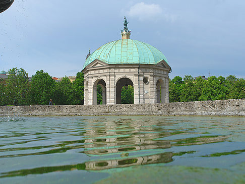 Brunnen im Hofgarten Foto 
